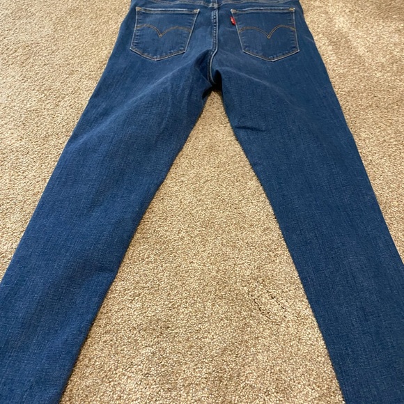 Levi’s 720 high rise super skinny jeans. Size 28. - Picture 7 of 9